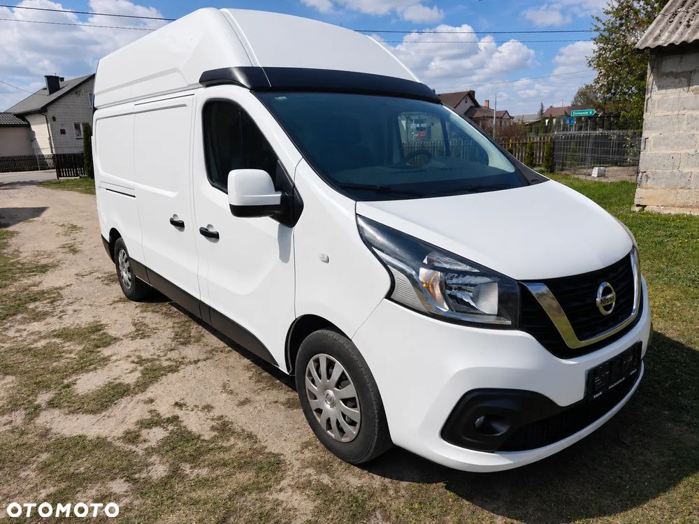 Nissan NV300 - 1