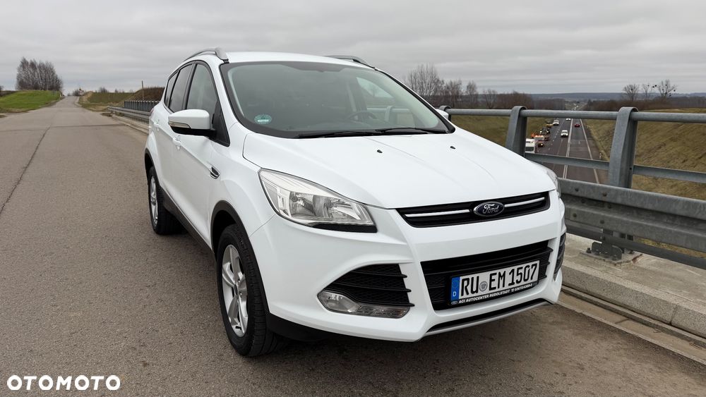 Ford Kuga 1.6 EcoBoost 2x4 Trend - 27