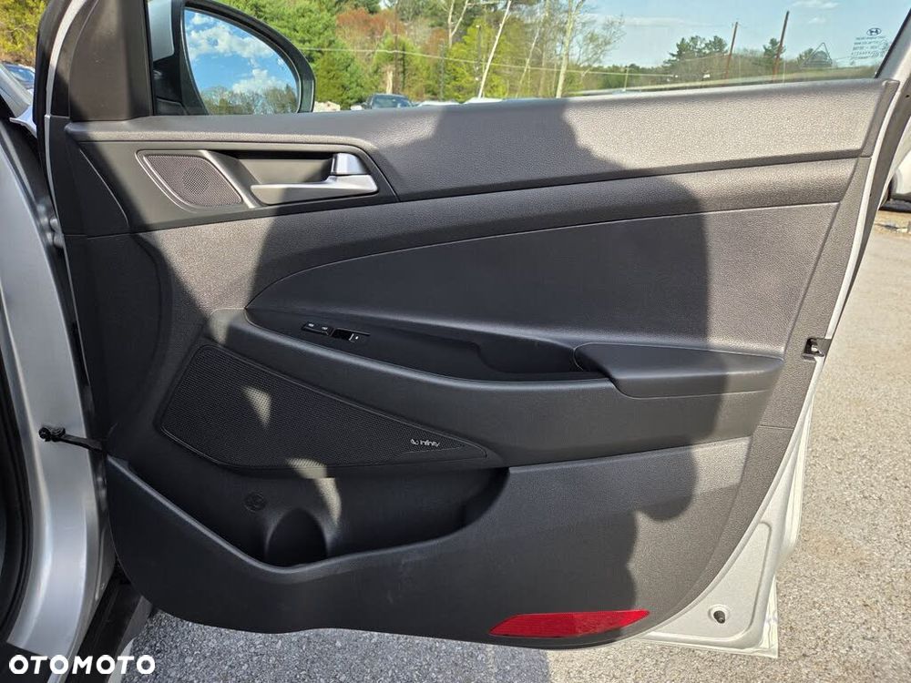 Hyundai Tucson - 16
