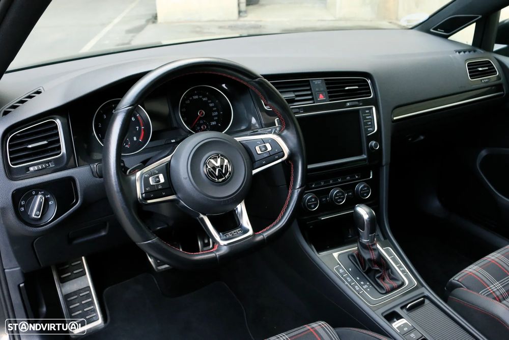 VW Golf 2.0 TSi GTi DSG Performance - 17
