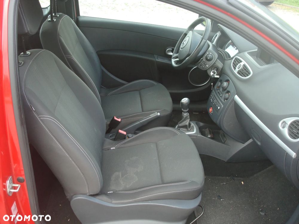 Renault Clio 1.5 dCi Extreme - 26