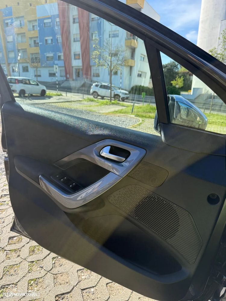 Peugeot 2008 1.2 PureTech Style - 14