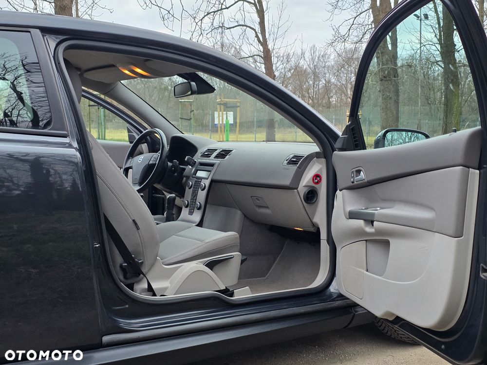 Volvo C30 2.0D Momentum - 6
