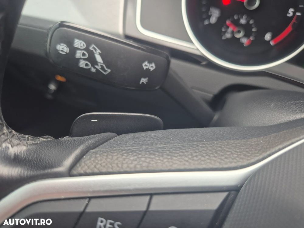 Volkswagen Passat 2.0 TDI DSG Comfortline - 31