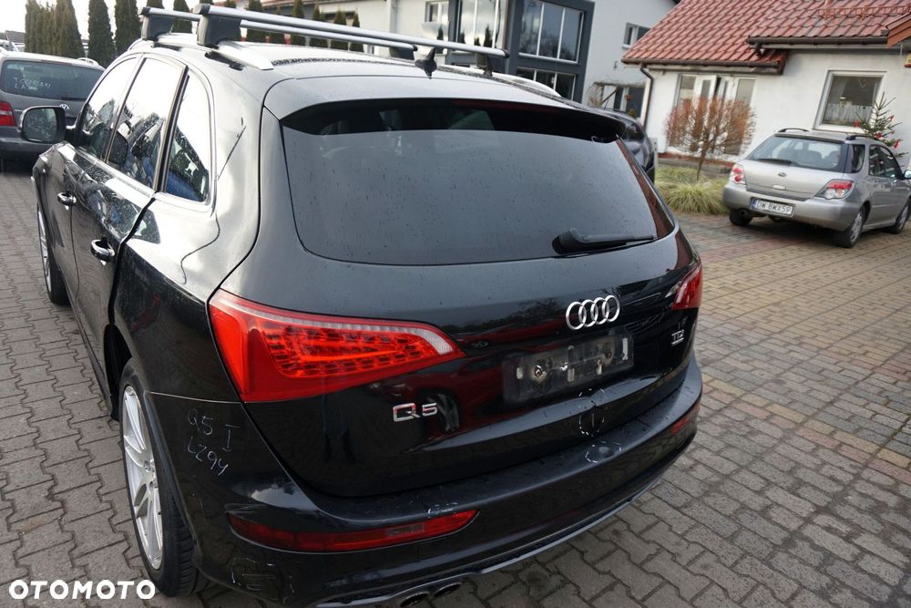 KLAPA BAGAŻNIKA TYLNA Q5 I 8R LZ9Y  CZARNY AUDI 2008-2012 - 2