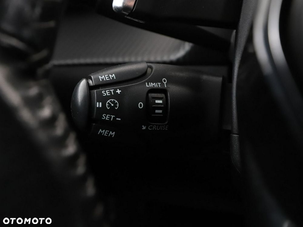 Peugeot 3008 1.5 BlueHDi Allure S&S EAT8 - 34