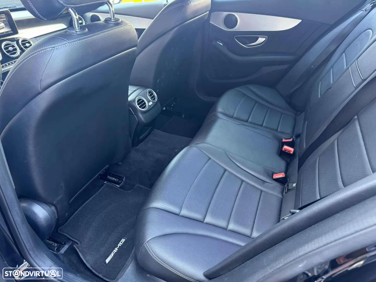 Mercedes-Benz C 300 h AMG Line - 18