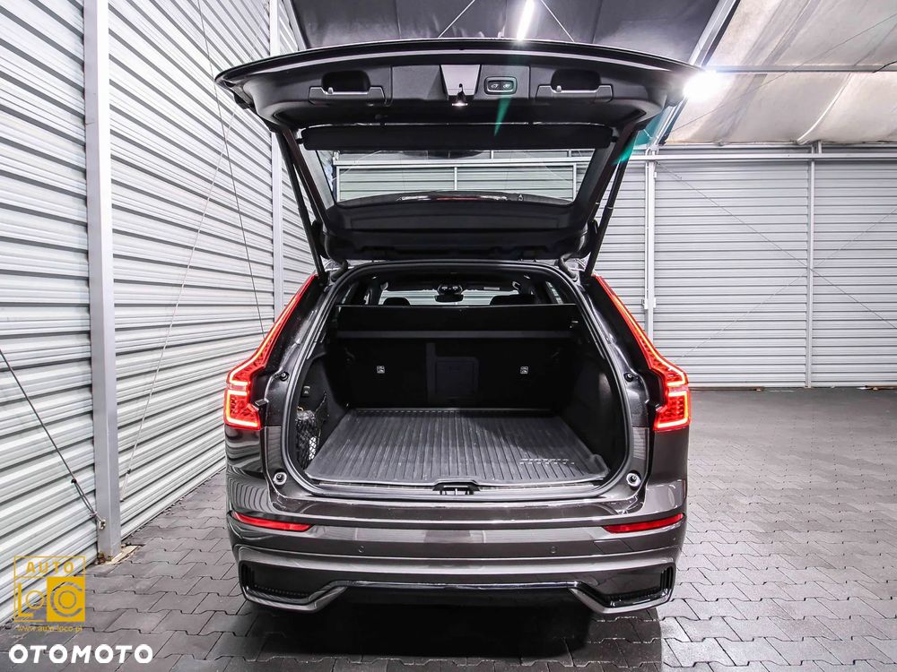 Volvo XC 60 B4 D AWD Plus Dark - 13