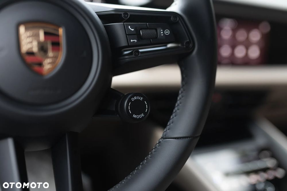 Porsche Macan - 24