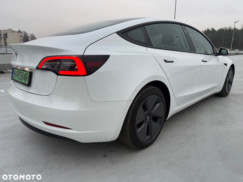 Tesla Model 3 - 7