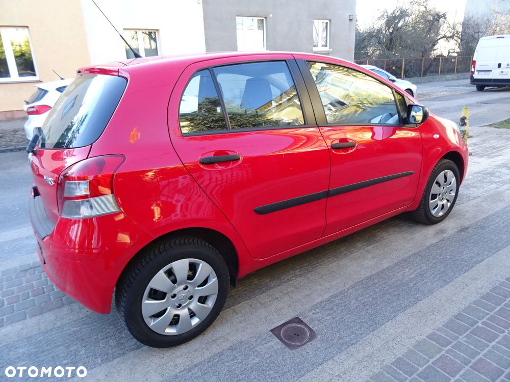 Toyota Yaris 1.0 Luna EU5 - 11
