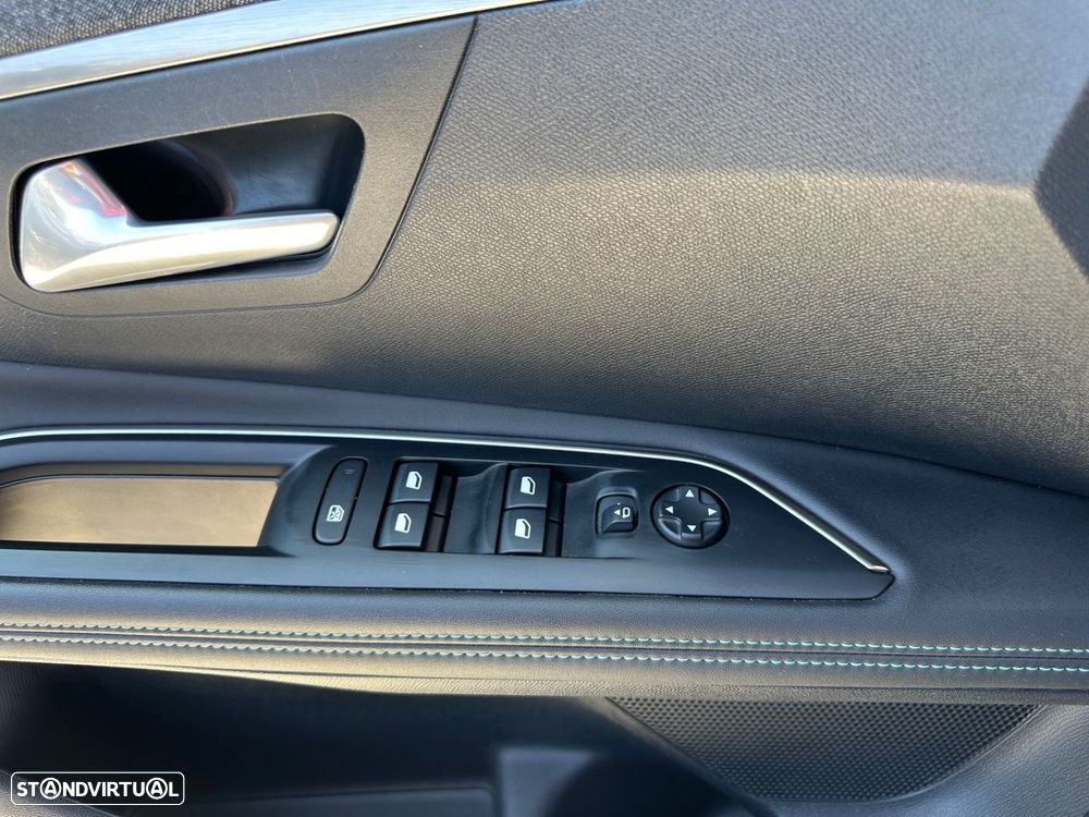 Peugeot 3008 1.2 PureTech Allure Pack - 19