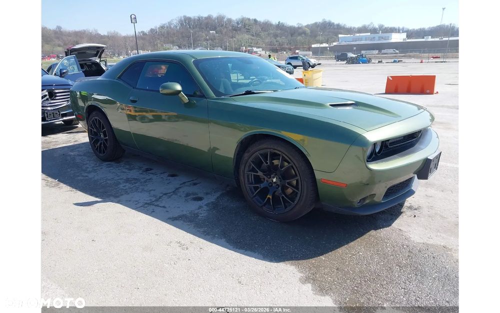 Dodge Challenger - 2