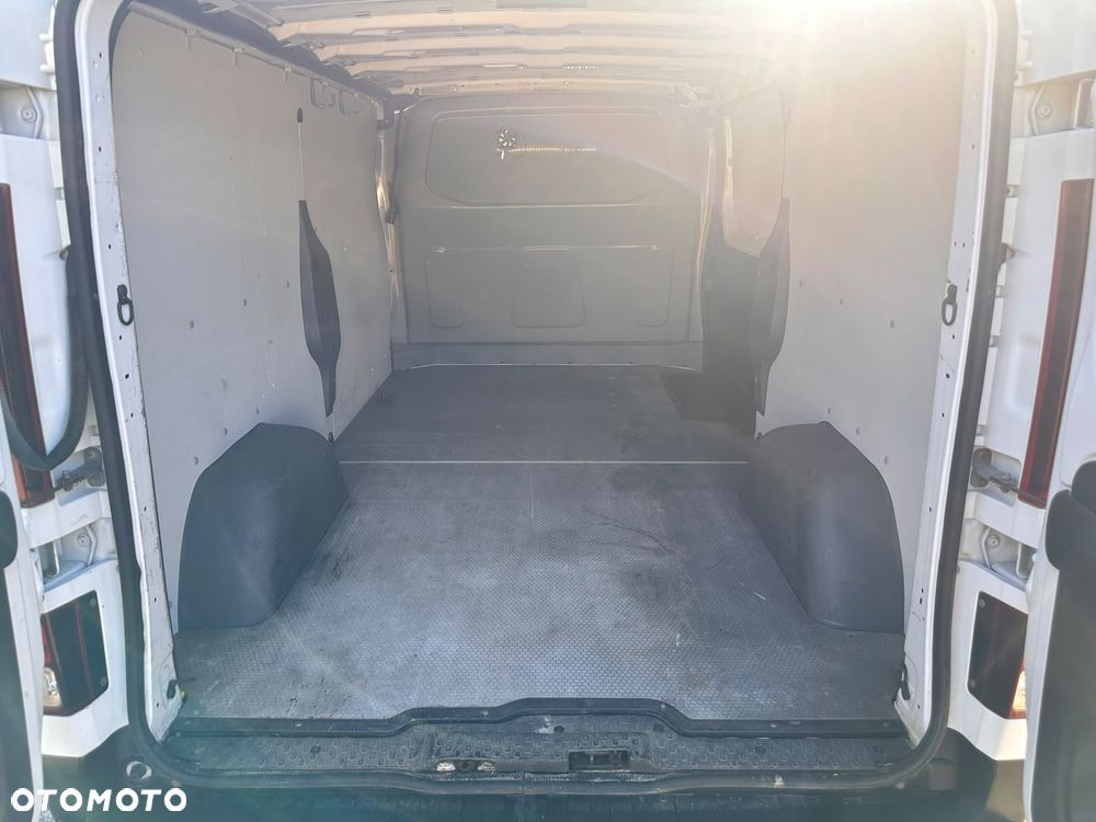 Nissan Nv300 LONG L2H1 jak Trafic, Vivaro 1.6 diesel dCi 125manual 2018 rok WEBASTO, KAMERA COFANIA, CZUJNIKI PARKOWANIA, NIEWIELKI PRZEBIEG! - 23
