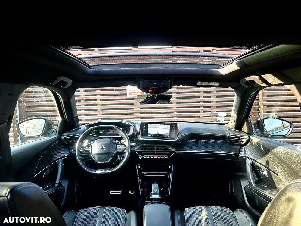 Peugeot 2008 PureTech 130 EAT8 GT Exclusive - 9