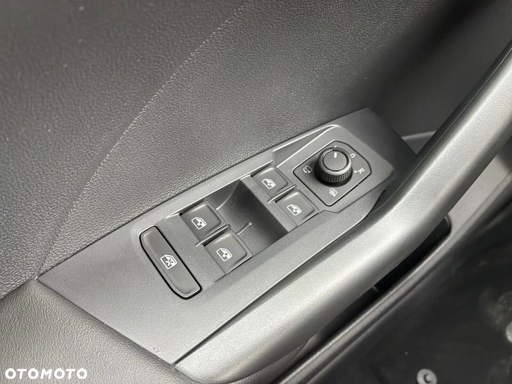 Volkswagen T-Cross - 24