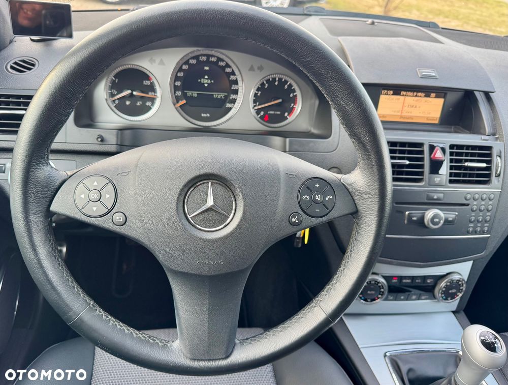 Mercedes-Benz Klasa C 180 BlueEFFICIENCY Avantgarde - 20