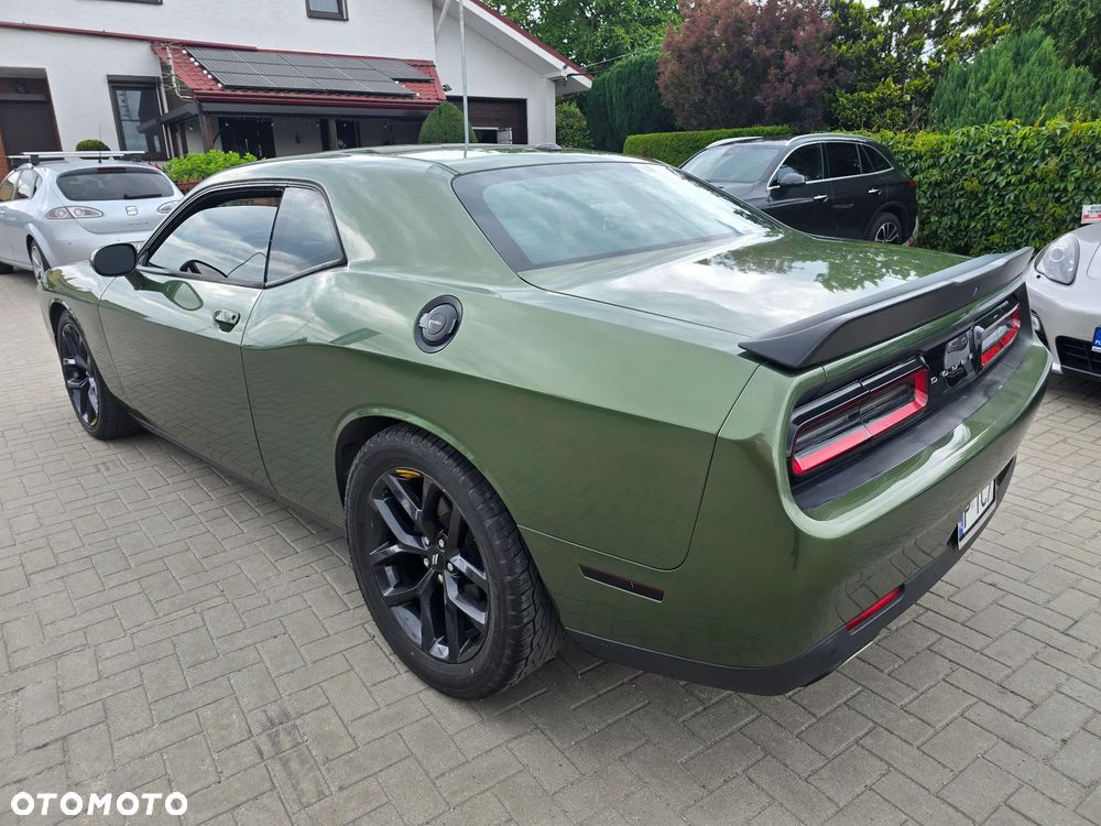 Dodge Challenger - 5
