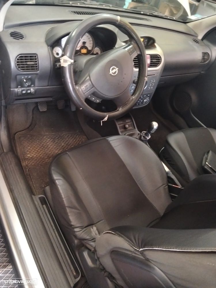 Opel Corsa 1.4 16V Sport - 15