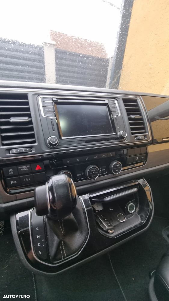 Volkswagen Multivan - 12