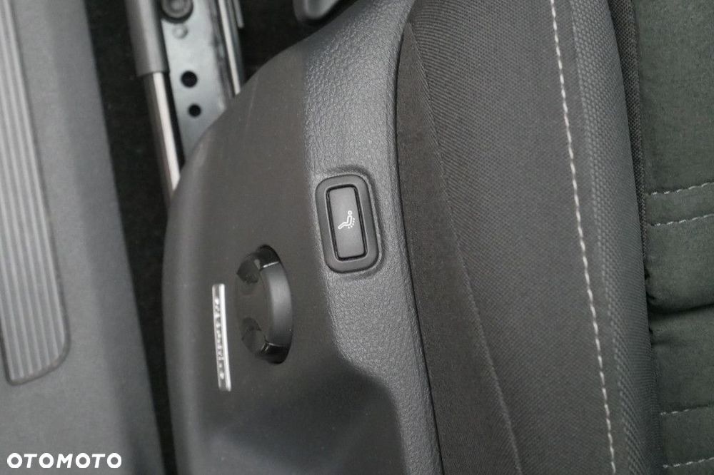 Volkswagen Touran - 27