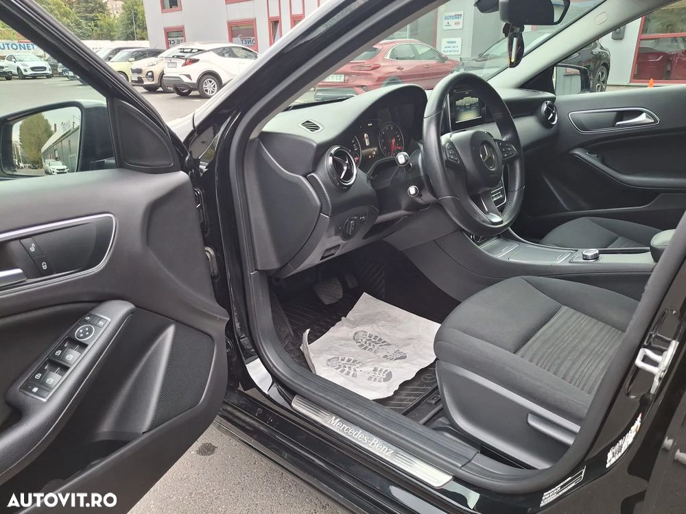 Mercedes-Benz A - 10