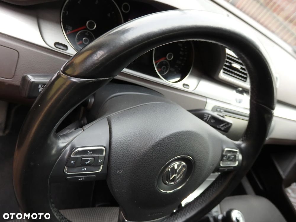 Volkswagen Passat 2.0 TDI Comfortline CityLine - 23
