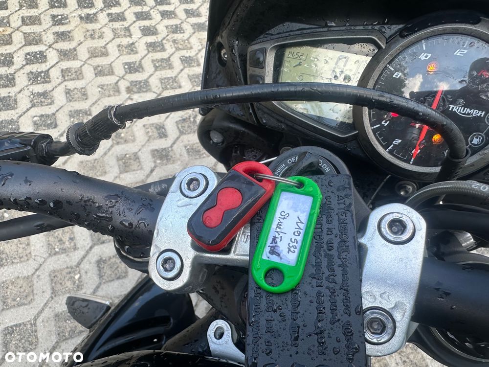 Triumph Street Triple - 10