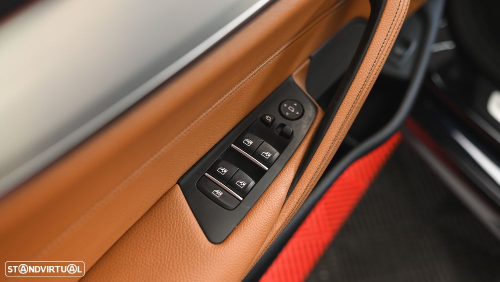BMW 520 d Pack Desportivo M Auto - 48