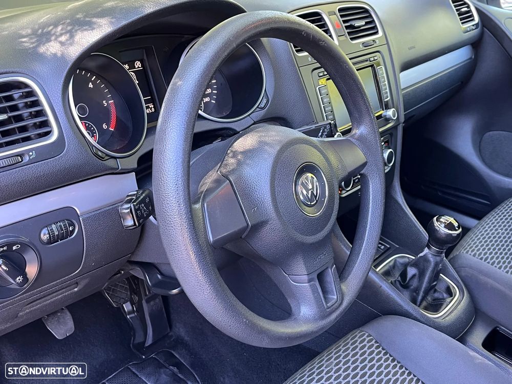 VW Golf 1.6 TDi DPF Style - 16