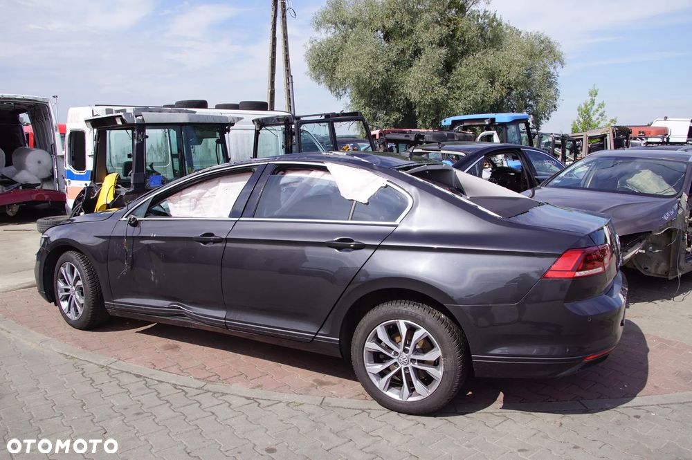 Auto na części - Volkswagen Passat B8 Sedan Lift 2.0 TDI 150 KM DSRB UEM LB7R 57 TYS. KM 2020R Silnik Skrzynia Drzwi Lampa Klapa Zderzak Deska Kokpit Sterownik Moduł Radio Felga - 10
