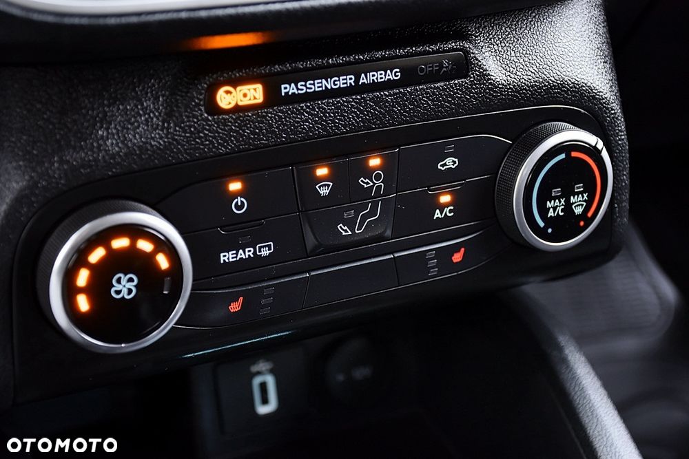 Ford Focus 1.5 EcoBlue STart-Stopp-System TITANIUM - 26