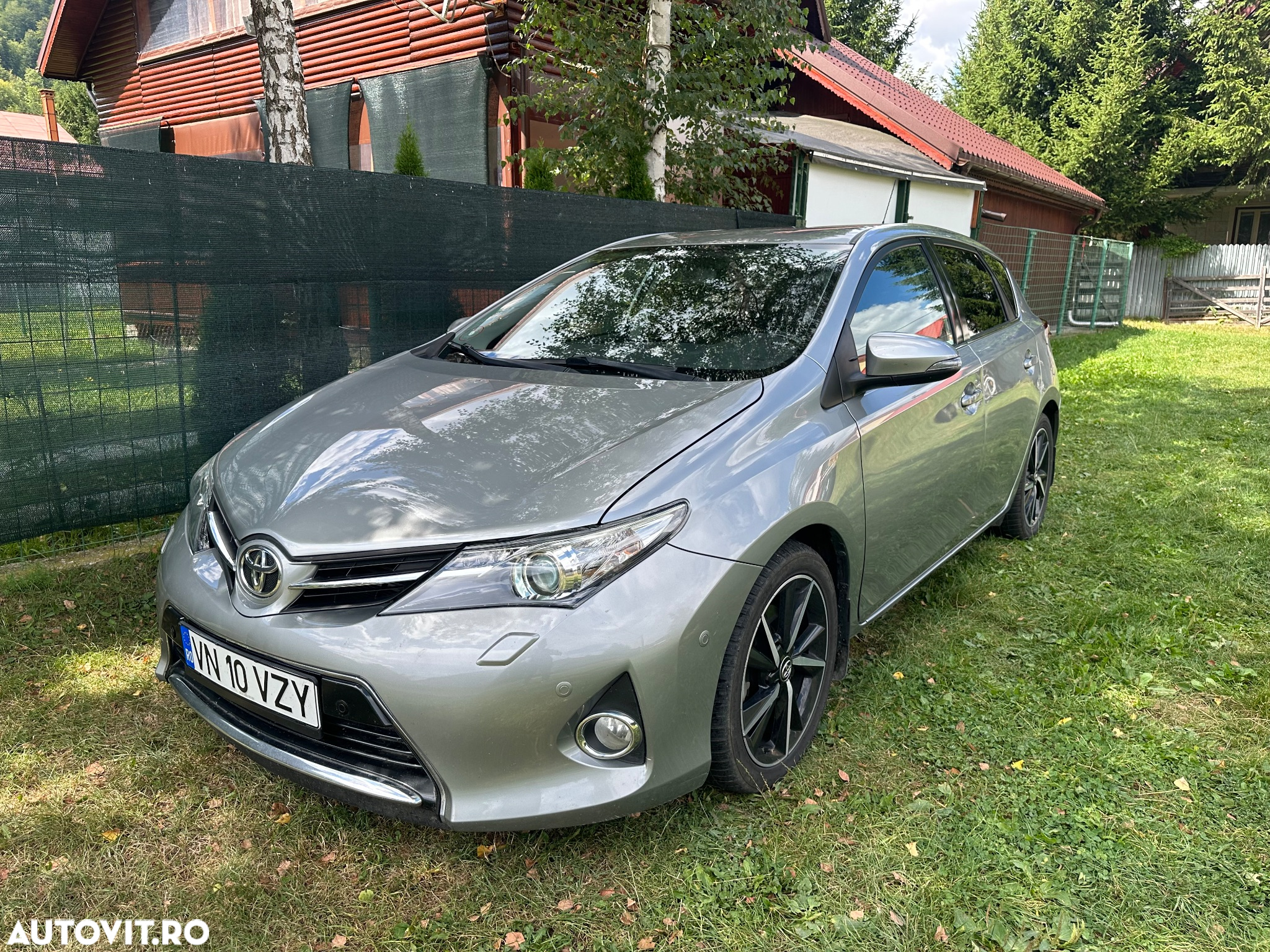 Toyota Auris 2.0 D-4D Edition - 2