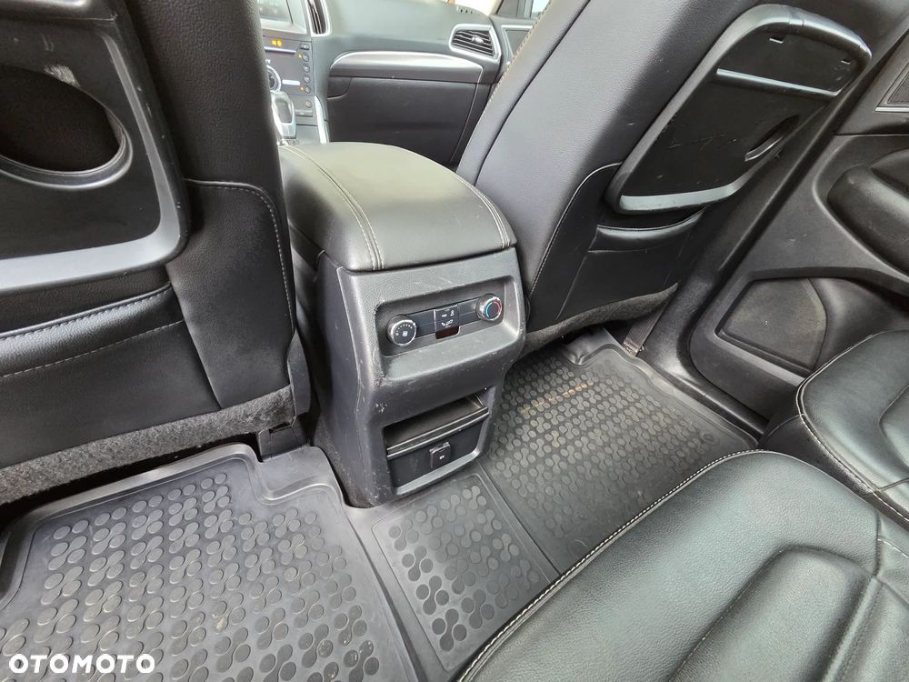 Ford Galaxy - 10
