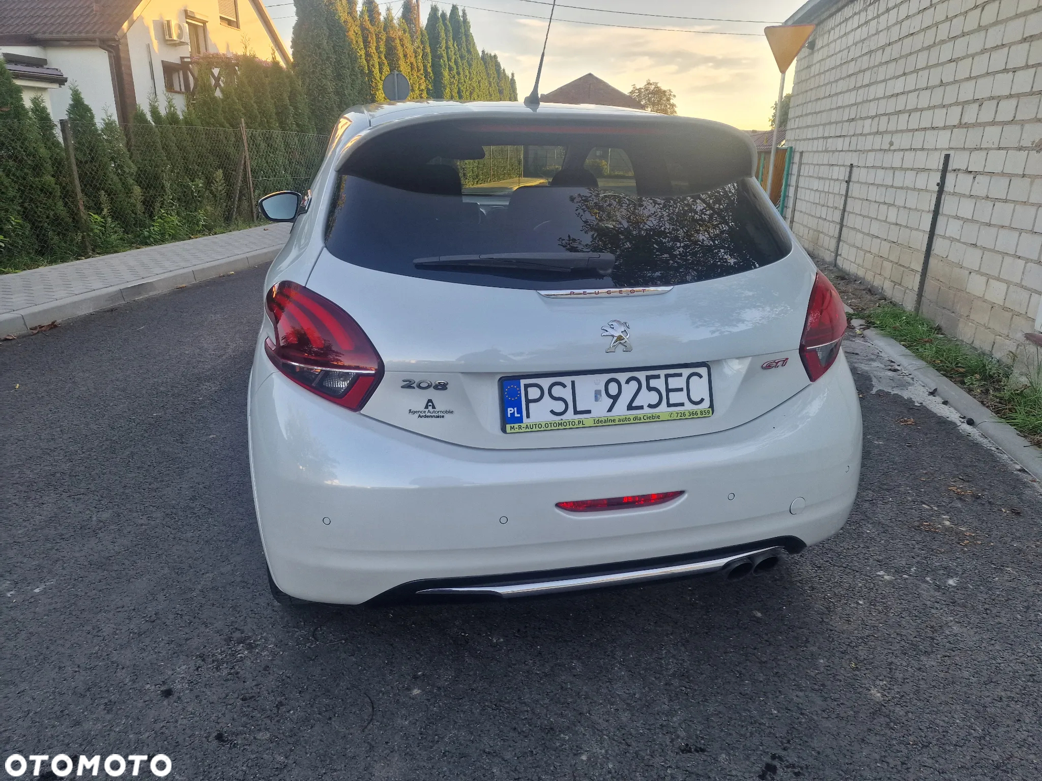 Peugeot 208 THP STOP & START GTi by Sport - 11