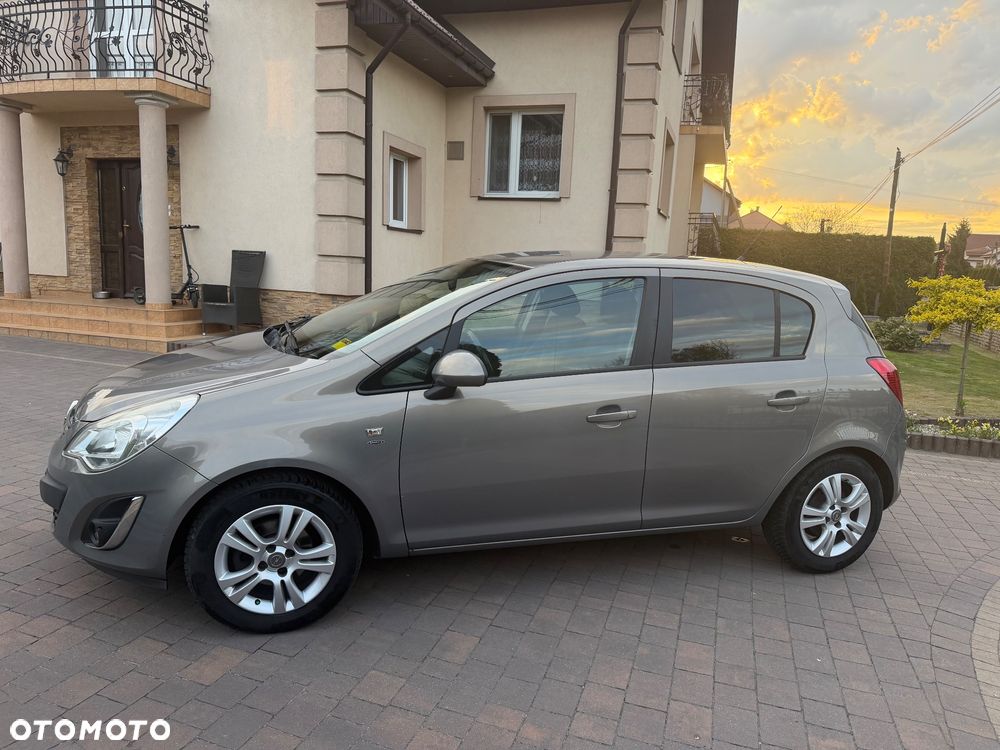Opel Corsa 1.4 16V Satellite - 9
