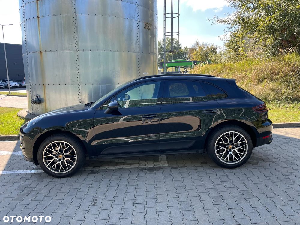 Porsche Macan - 1