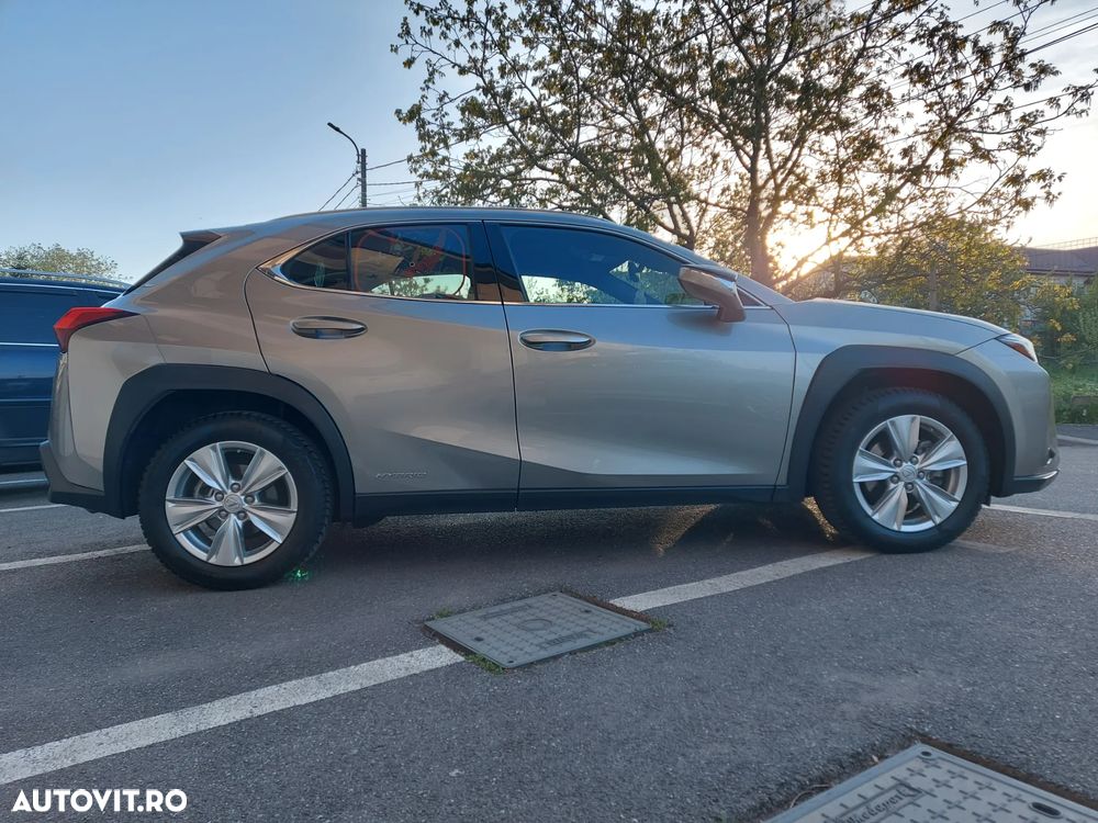 Lexus UX 250h Style+ Edition - 7