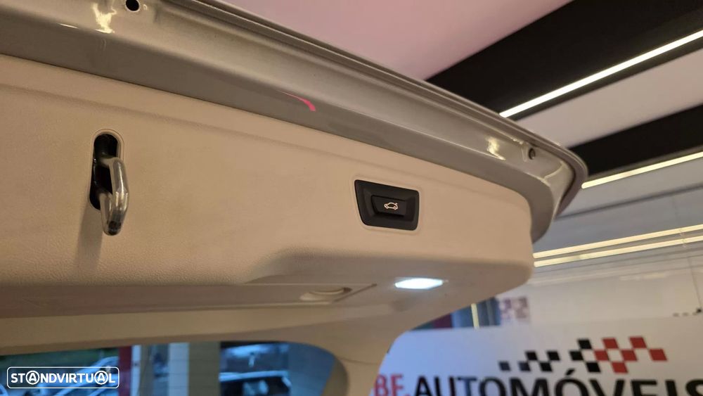 BMW 330 e Touring Corporate Edition Auto - 23