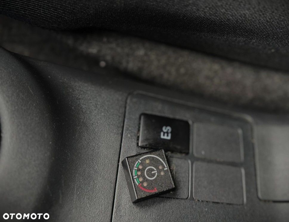 Toyota Yaris 1.3 Sol Premium MM - 23