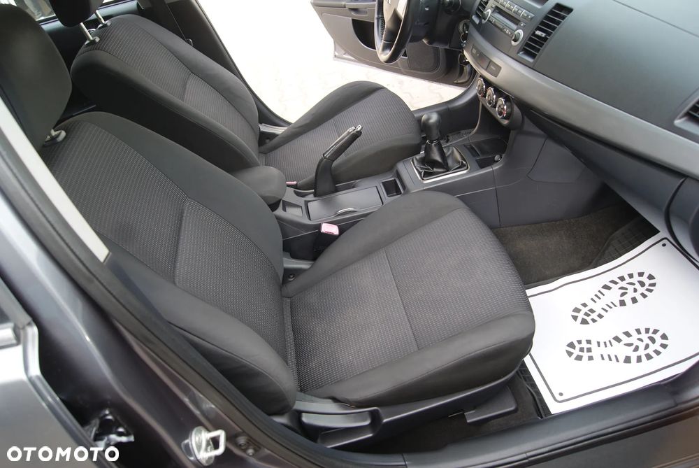 Mitsubishi Lancer 1.6 Inform - 19