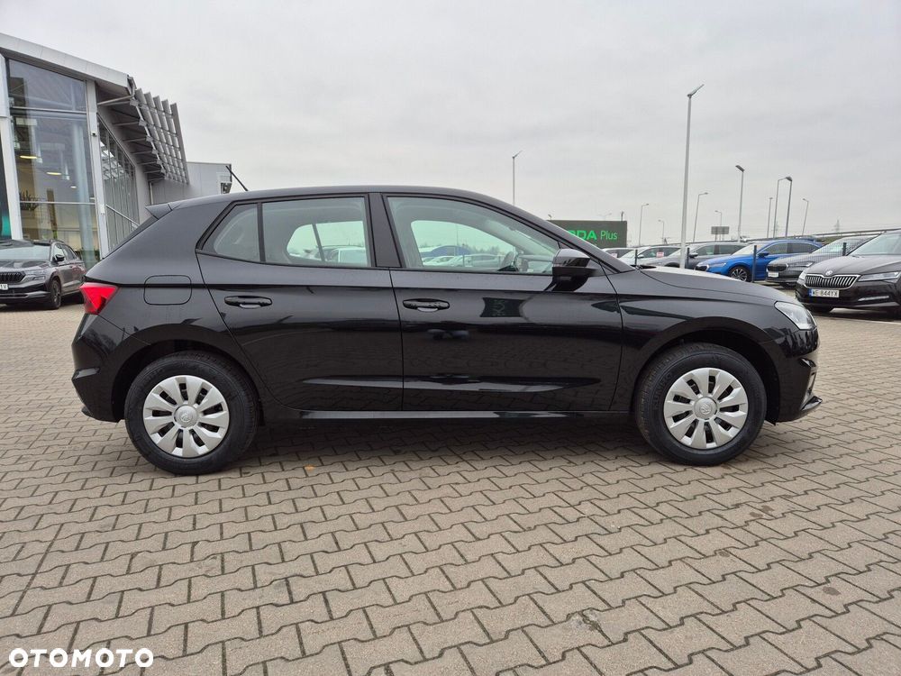 Skoda Fabia 1.0 Essence - 4