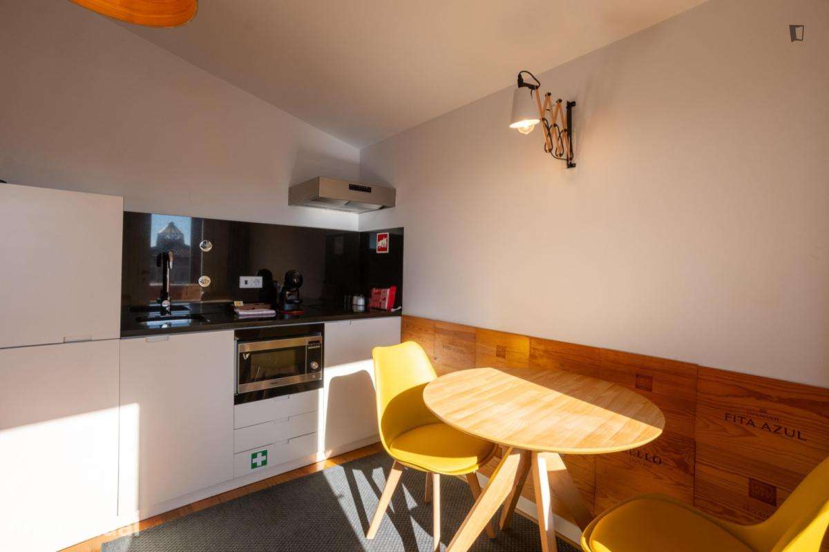 Apartamento com 1 quartos - localizado em Santo Ildefonso Porto - Grande imagem: 5/23