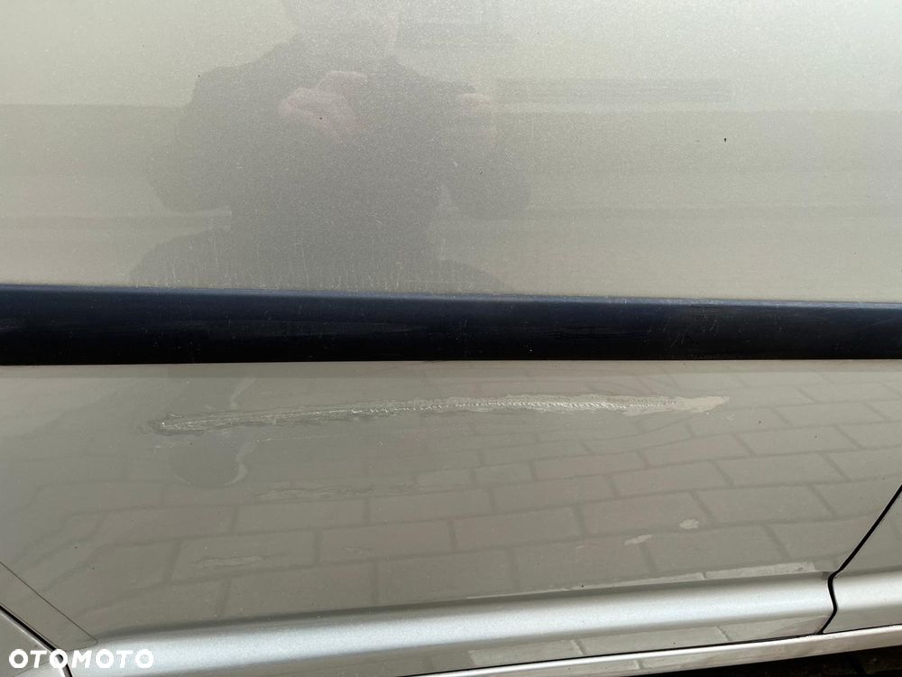 Toyota Avensis 1.8 VVT-i Sol - 13