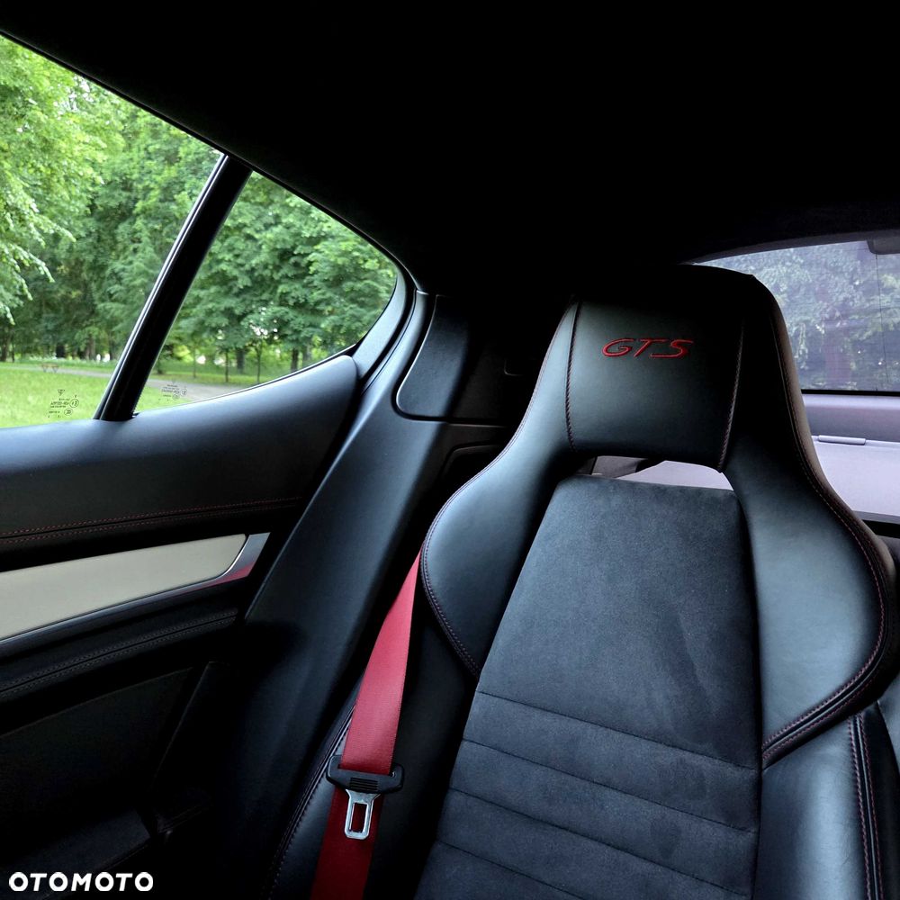 Porsche Panamera - 4
