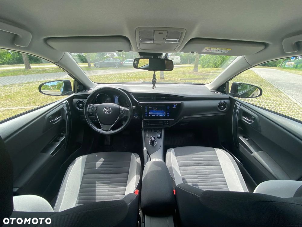 Toyota Auris - 10