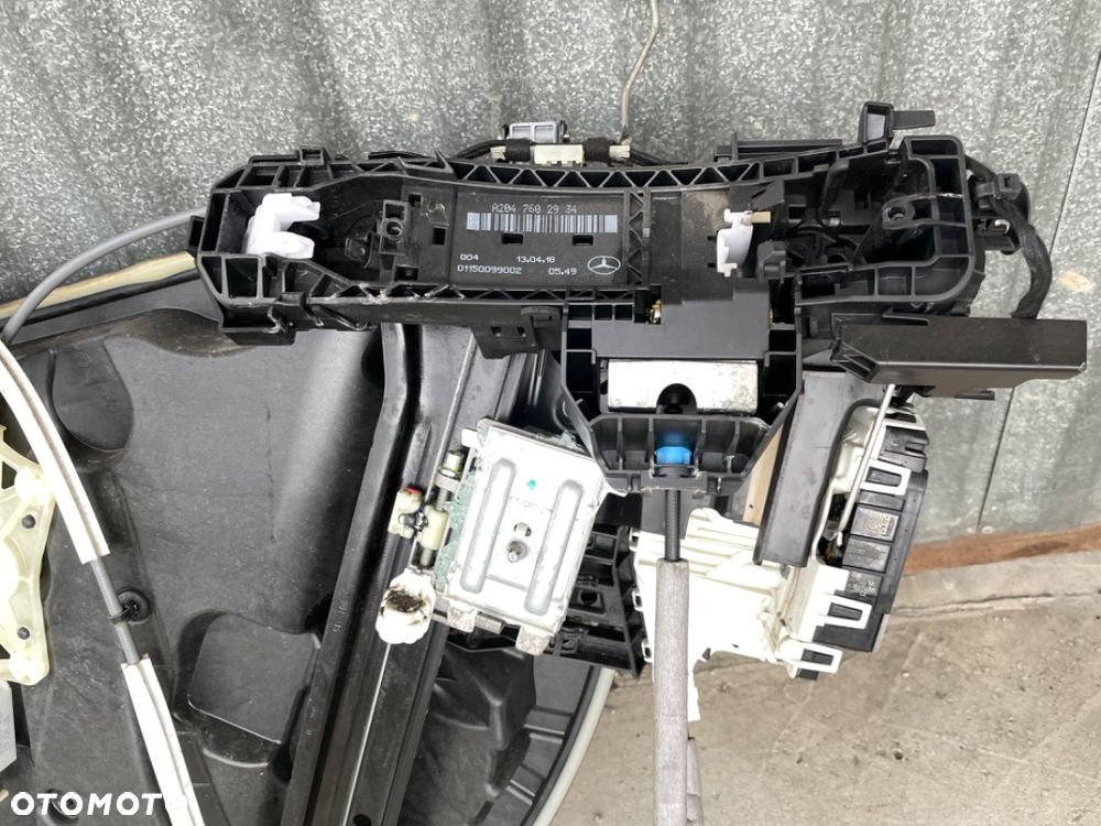 Mercedes CLA W117 zamek w drzwi lewe listwa klamka key less go podnośnik instalacja głośnik - 14