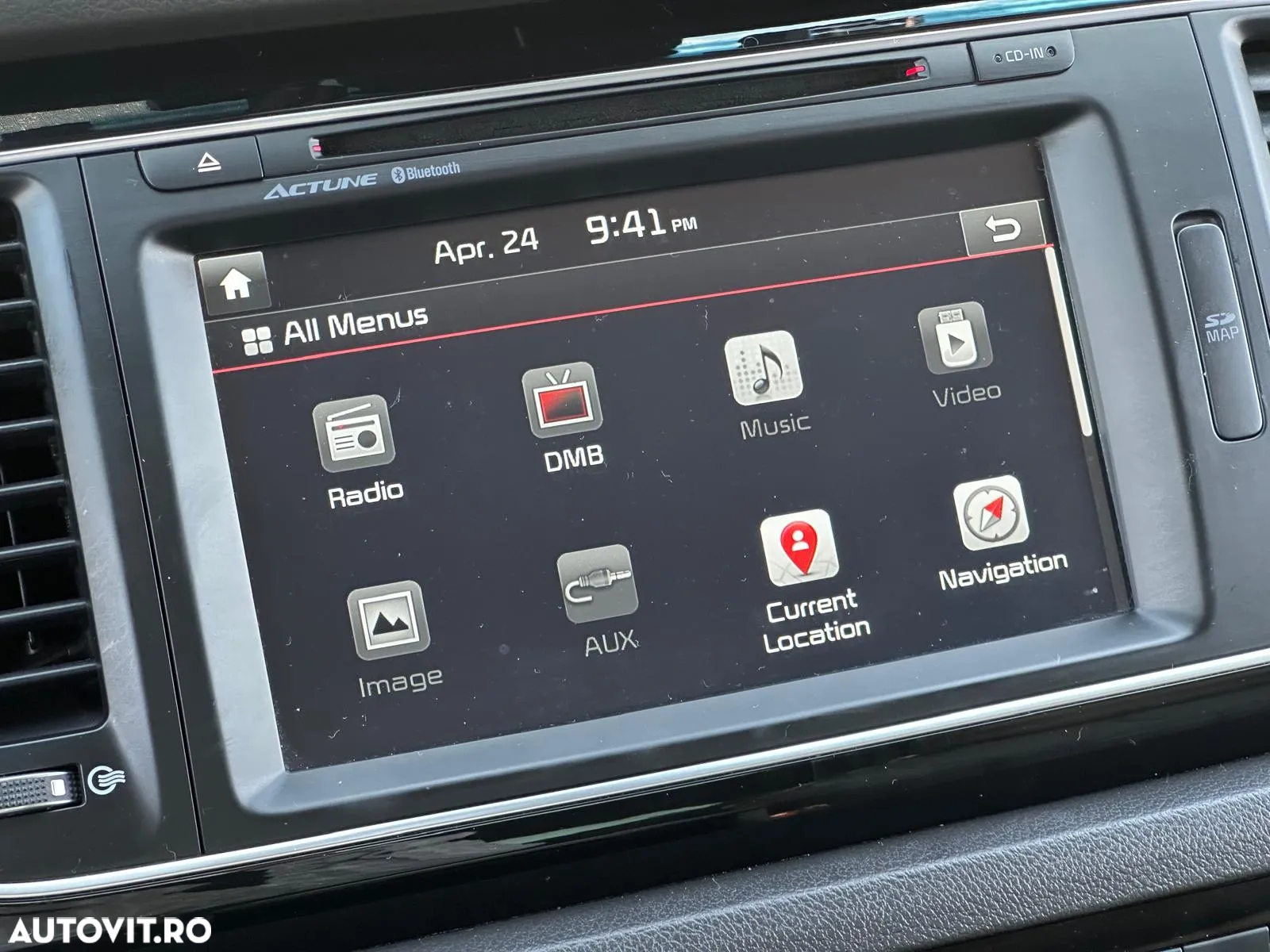 Kia Carnival - 26