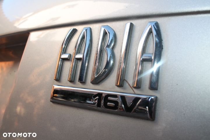 Skoda Fabia ver-1-4-16v-comfort - 5