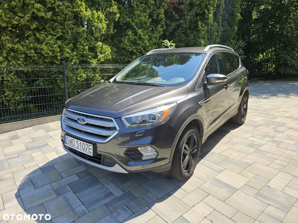 Ford Kuga 1.5 EcoBoost 2x4 Titanium